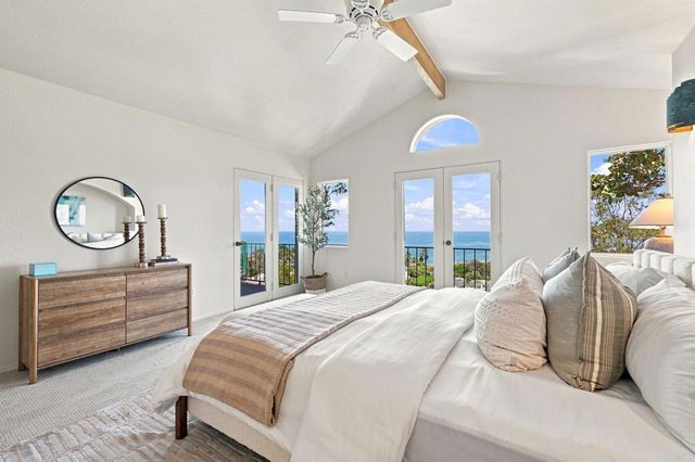 7631 Hillside Drive, La Jolla, CA 92037