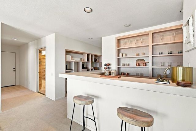 7631 Hillside Drive, La Jolla, CA 92037