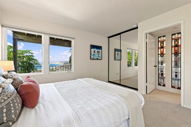 7631 Hillside Drive, La Jolla, CA 92037