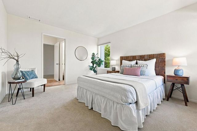 7631 Hillside Drive, La Jolla, CA 92037