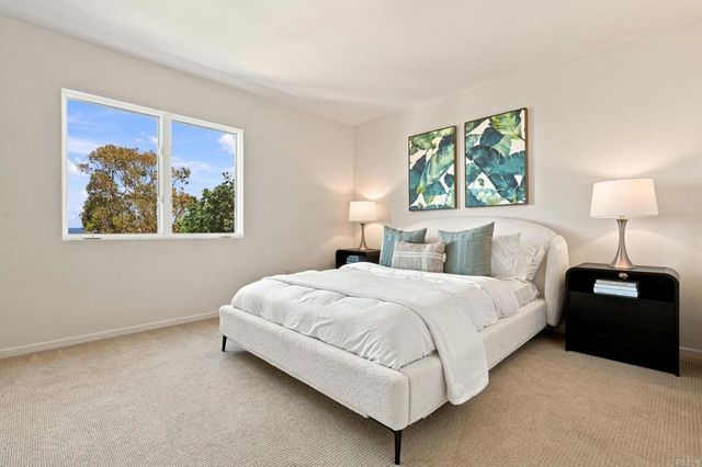 7631 Hillside Drive, La Jolla, CA 92037