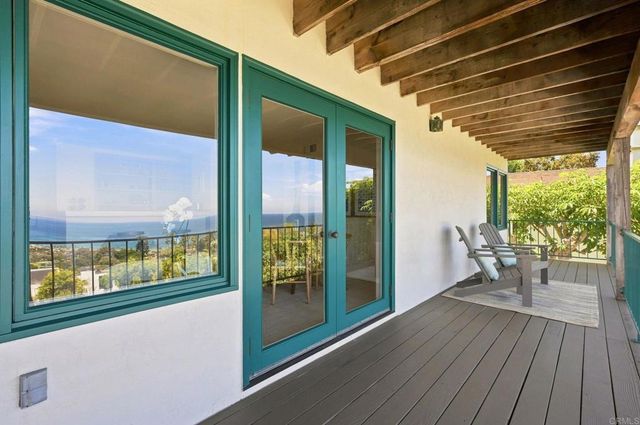 7631 Hillside Drive, La Jolla, CA 92037