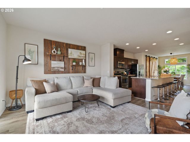 28542 Sw VILLEBOIS Dr, Wilsonville, OR 97070