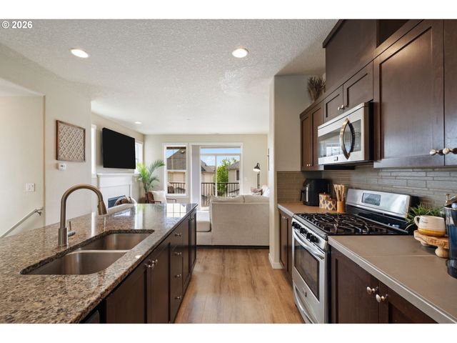 28542 Sw VILLEBOIS Dr, Wilsonville, OR 97070