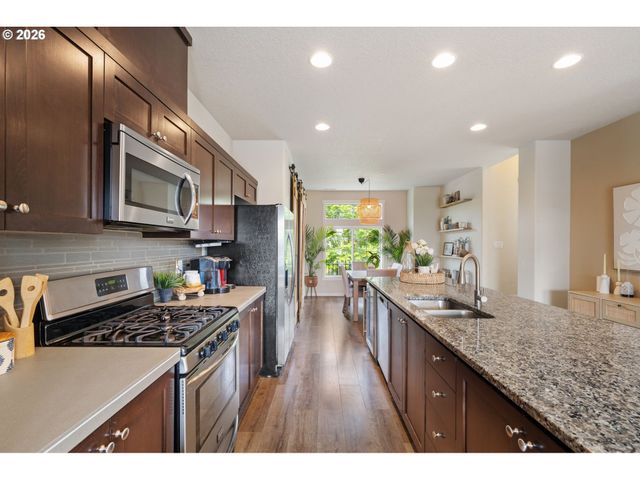 28542 Sw VILLEBOIS Dr, Wilsonville, OR 97070