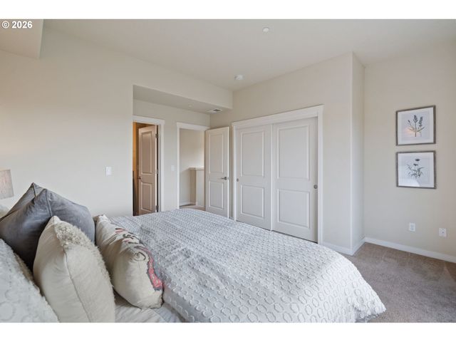 28542 Sw VILLEBOIS Dr, Wilsonville, OR 97070