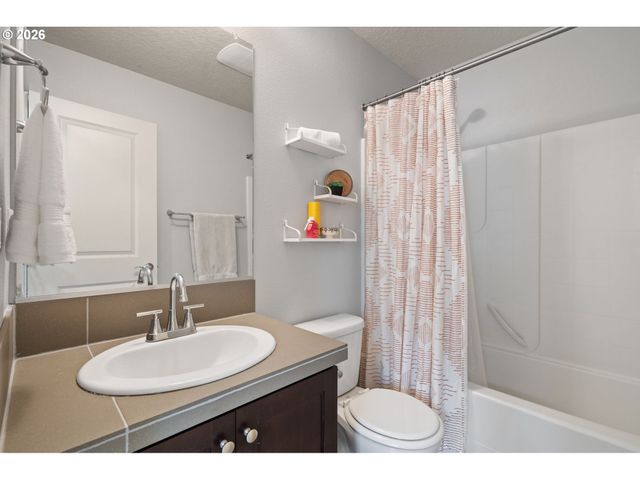28542 Sw VILLEBOIS Dr, Wilsonville, OR 97070