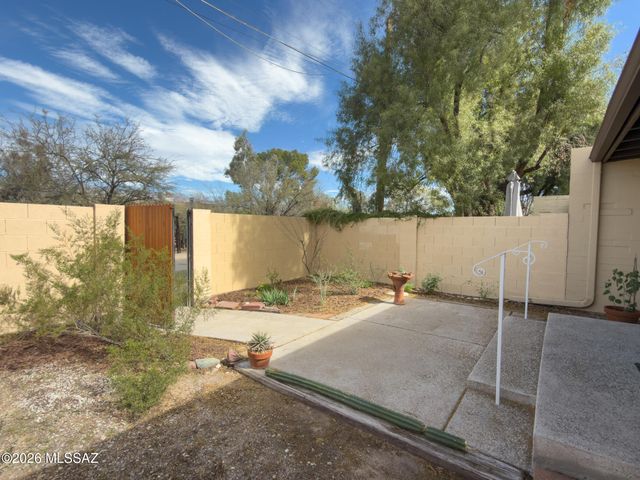 2860 N Beverly Avenue, Tucson, AZ 85712