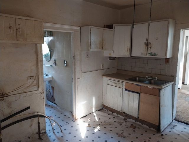 1810 Carroll Street, Saginaw, MI 48601