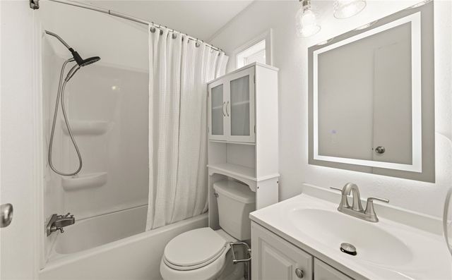 868 Fm 888, Mathis, TX 78368