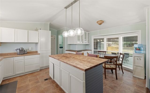 868 Fm 888, Mathis, TX 78368