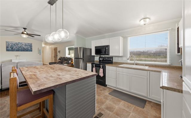 868 Fm 888, Mathis, TX 78368