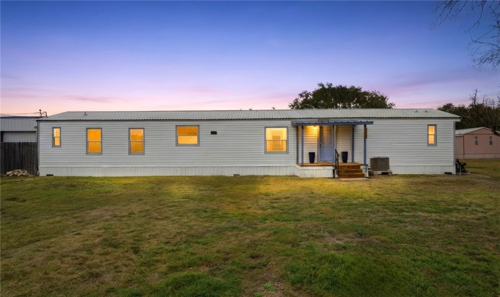 868 Fm 888, Mathis, TX 78368