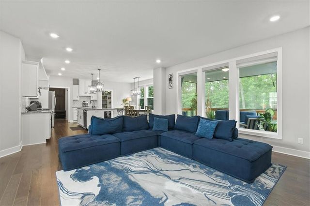 9020 SE 2nd Street, Blue Springs, MO 64064