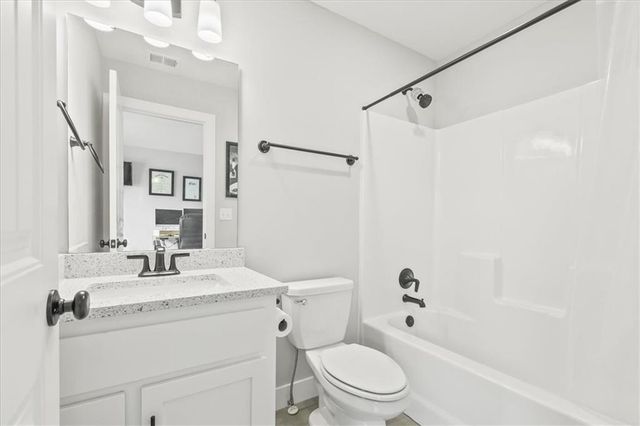 9020 SE 2nd Street, Blue Springs, MO 64064