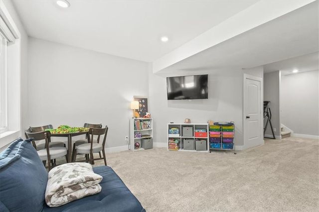 9020 SE 2nd Street, Blue Springs, MO 64064