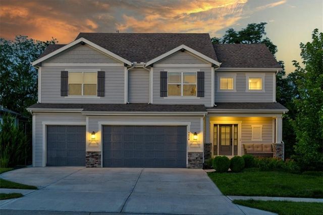 9020 SE 2nd Street, Blue Springs, MO 64064