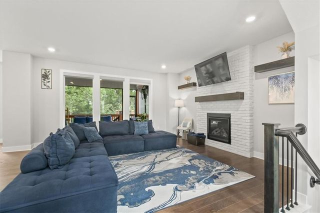 9020 SE 2nd Street, Blue Springs, MO 64064