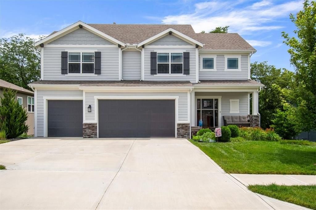 9020 SE 2nd Street, Blue Springs, MO 64064