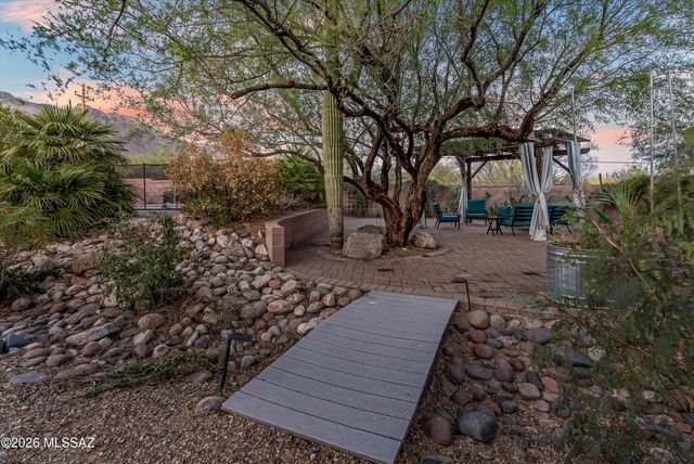 6532 N Burro Creek Place, Tucson, AZ 85718