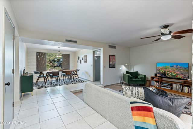 6532 N Burro Creek Place, Tucson, AZ 85718