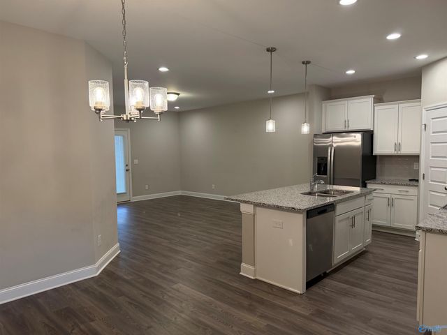 425 Ronnie Drive, Hartselle, AL 35640