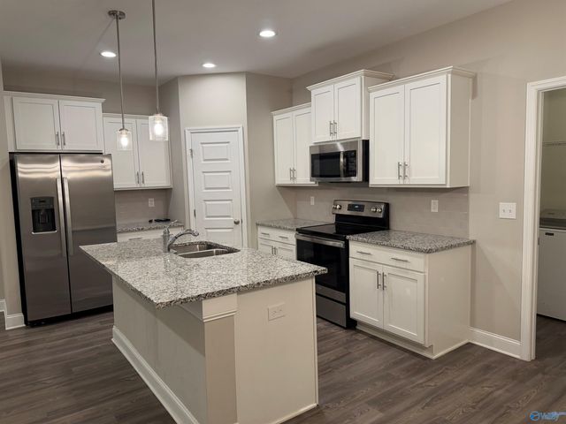 425 Ronnie Drive, Hartselle, AL 35640