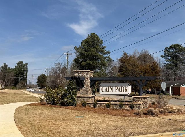 425 Ronnie Drive, Hartselle, AL 35640