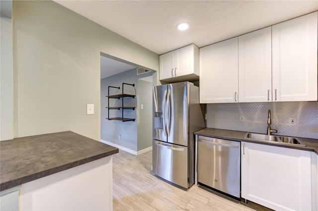 3224 Timmons Lane 155, Houston, TX 77027