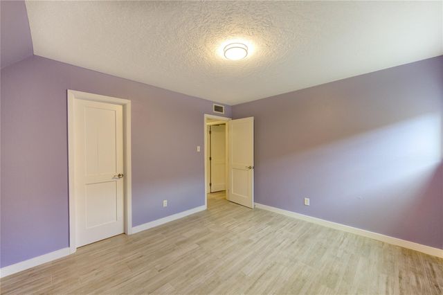 3224 Timmons Lane 155, Houston, TX 77027