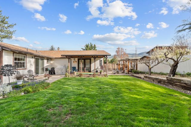 816 Voris Avenue, Ashland, OR 97520