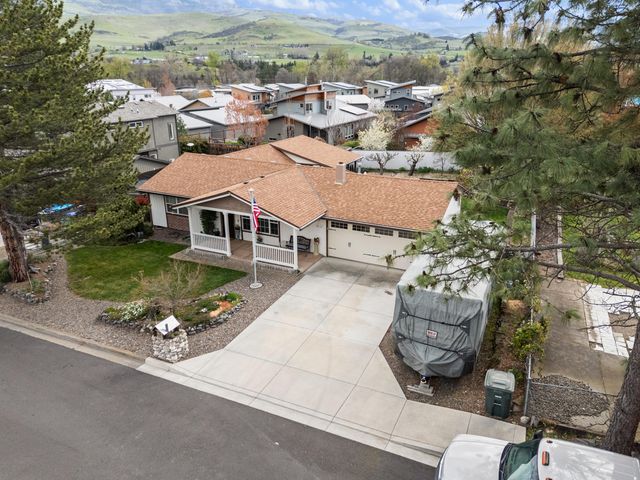 816 Voris Avenue, Ashland, OR 97520