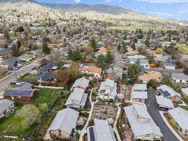 816 Voris Avenue, Ashland, OR 97520