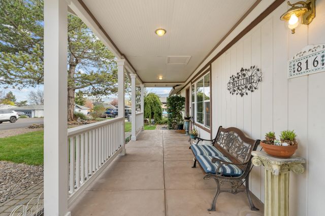 816 Voris Avenue, Ashland, OR 97520