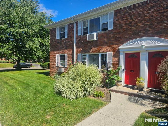 17 Atherton Court 64, Wayne, NJ 07470