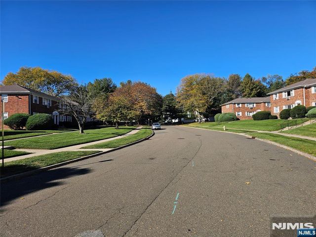 17 Atherton Court 64, Wayne, NJ 07470
