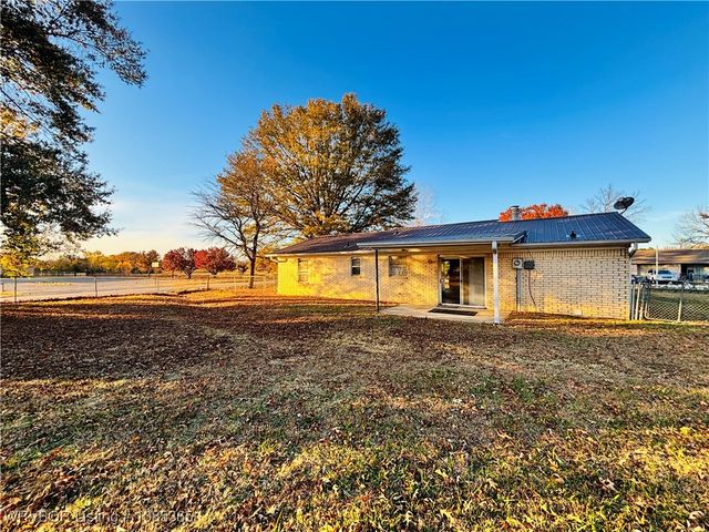 716 Varner Drive, Muldrow, OK 74948