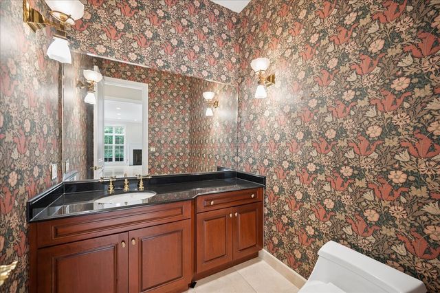 621 Sheridan Road, Glencoe, IL 60022