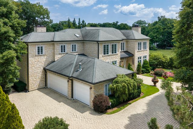 621 Sheridan Road, Glencoe, IL 60022