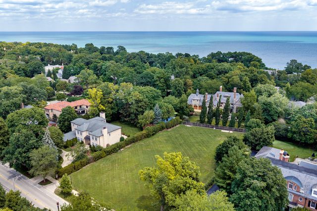 621 Sheridan Road, Glencoe, IL 60022