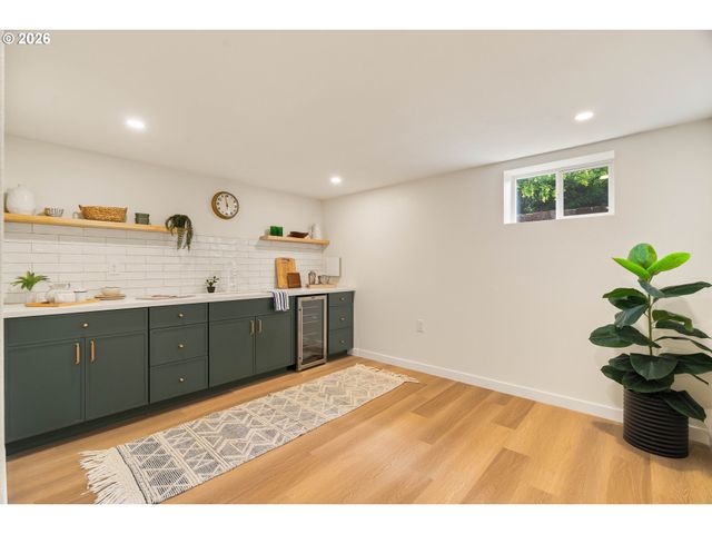 6114 N KERBY Ave, Portland, OR 97217