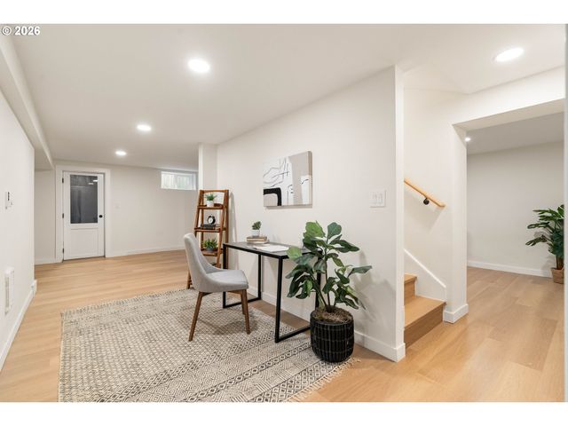 6114 N KERBY Ave, Portland, OR 97217
