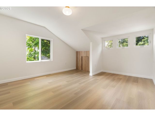 6114 N KERBY Ave, Portland, OR 97217