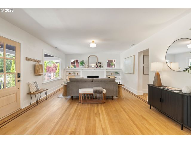 6114 N KERBY Ave, Portland, OR 97217
