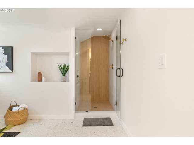 6114 N KERBY Ave, Portland, OR 97217