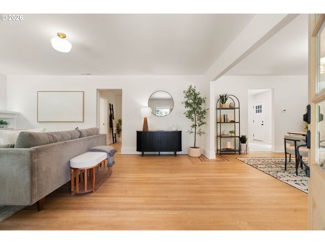 6114 N KERBY Ave, Portland, OR 97217