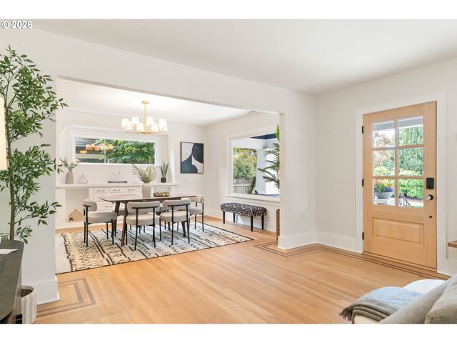6114 N KERBY Ave, Portland, OR 97217