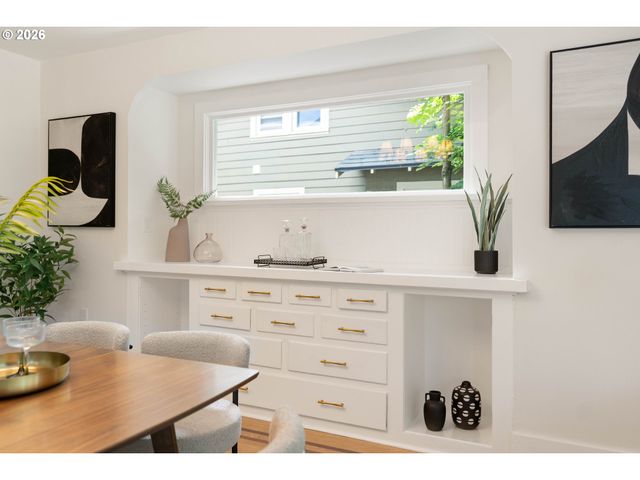 6114 N KERBY Ave, Portland, OR 97217