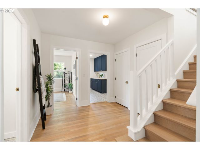 6114 N KERBY Ave, Portland, OR 97217
