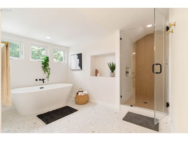 6114 N KERBY Ave, Portland, OR 97217